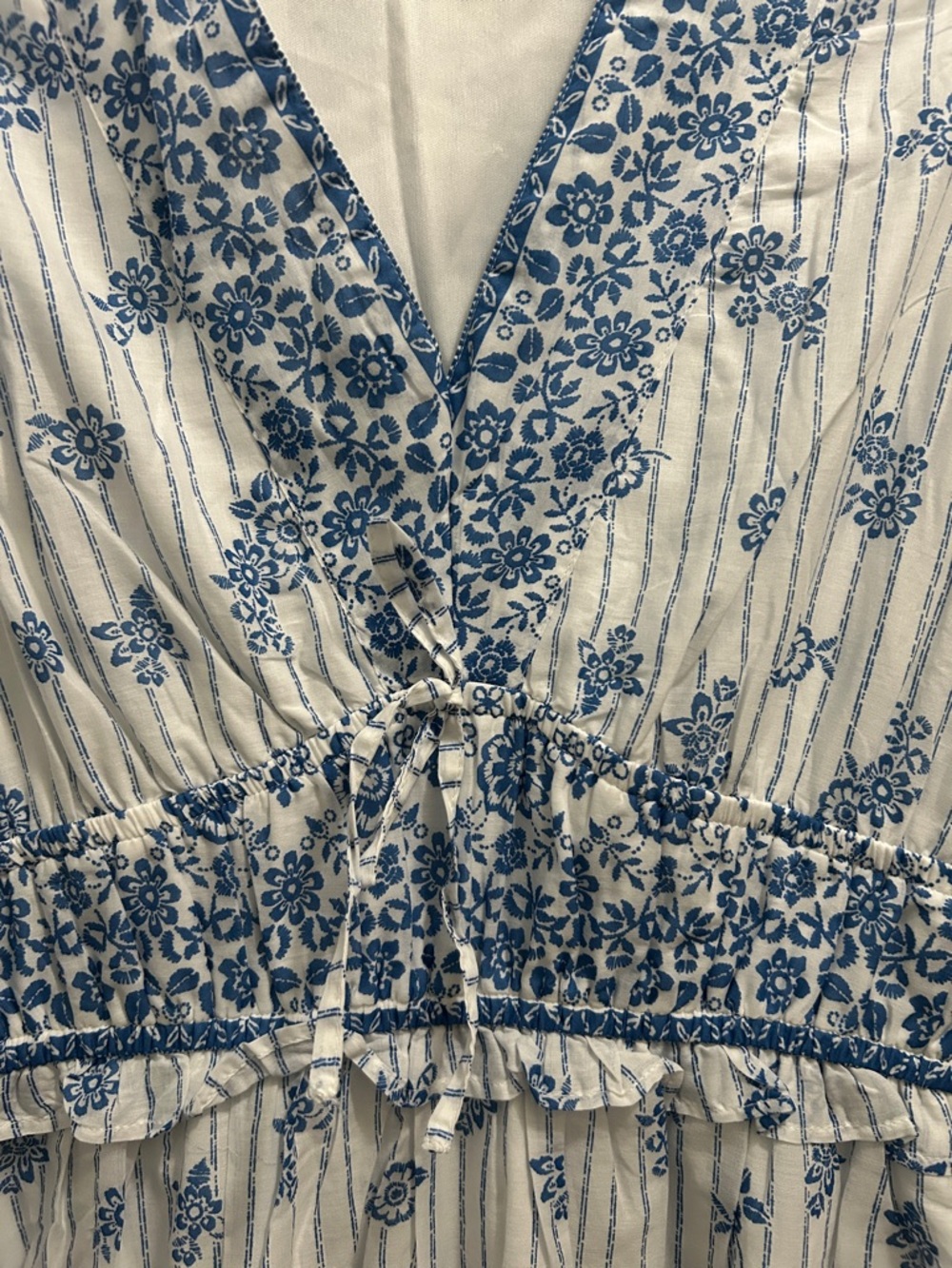 Lea Blue & White Floral V-Neck Midi Dress - Picture 6 of 7